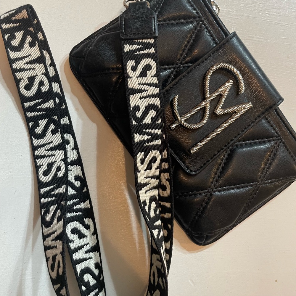 Steve Madden, black quilted wallet Logo Strap